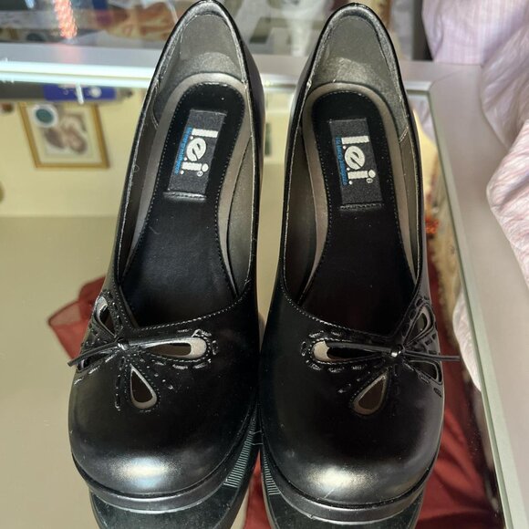 L.e.i. Women's Black Courts - Picture 1 of 4
